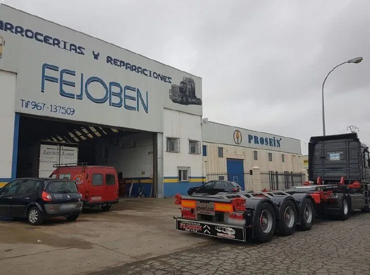 services-04 Imgi 57 Carrocerias Y Reparaciones Fejoben Porta Contenedores 2 1920w